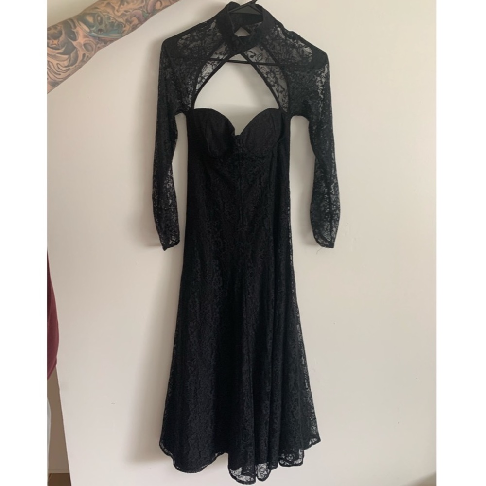 Black lace Mid-Calf dress